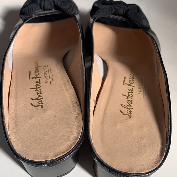 SALVATORE FERRAGAMO VERA VARA HEELS MULE PEEP TOE SLIP ON BLACK RIBBON BOW 7.5 B - Picture 6 of 16